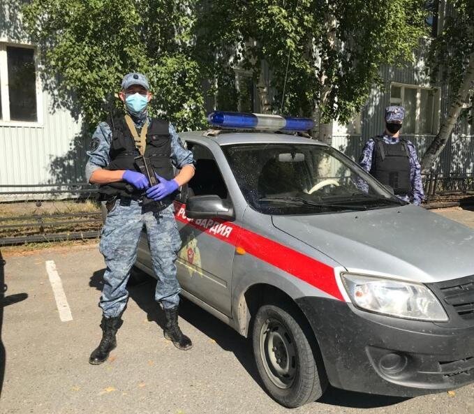Сотрудниками Росгвардии в Югре задержан подозреваемый в краже денежных средств из игрового аппарата Сотрудниками Росгвардии в Югре задержан подозреваемый в краже денежных средств из игрового аппарата