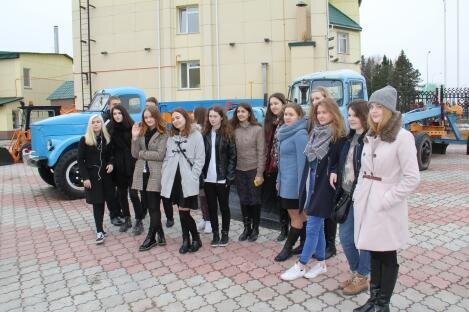 Старшеклассники Ханты-Мансийска побывали на муниципальных предприятиях Старшеклассники Ханты-Мансийска побывали на муниципальных предприятиях