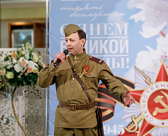 Максим Ряшин поздравил ветеранов с Днем Победы