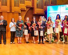 37 выпускников школ Ханты-Мансийска получили золотые медали