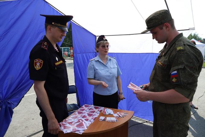 В Югре продолжается плановый прием граждан на службу в подразделения Росгвардии В Югре продолжается плановый прием граждан на службу в подразделения Росгвардии