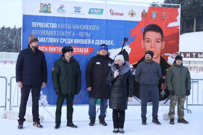 Турнир по биатлону в честь кавалера ордена Мужества бойца ОМОН «Стерх» Росгвардии стартовал в Югре