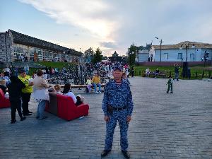 Росгвардия обеспечила безопасность празднования Дня молодежи и выпускных вечеров в Югре