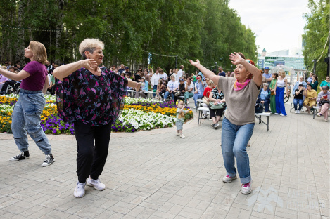 В Ханты-Мансийске можно стать «супербабушкой»!