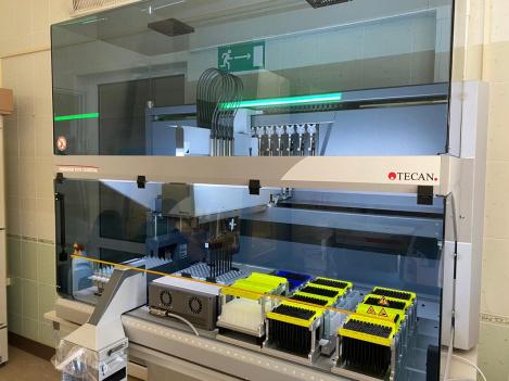В ОКБ работает роботизированная станция пробоподготовки обеспечивающая быстрое и точное тестирование на СОVID-19