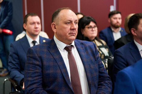 Глава Ханты-Мансийска Максим Ряшин вместе с Губернатором Югры Русланом Кухаруком, руководителями региональных органов власти принял участие в важном этапе образовательного проекта «Герои Югры» — знакомстве со своими подопечными Глава Ханты-Мансийска Максим Ряшин вместе с Губернатором Югры Русланом Кухаруком, руководителями региональных органов власти принял участие в важном этапе образовательного проекта «Герои Югры» — знакомстве со своими подопечными