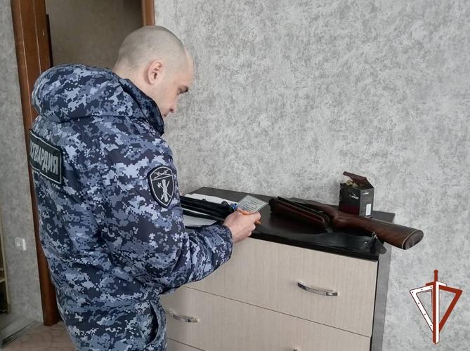 С начала года росгвардейцы изъяли за нарушения правил оборота более четырехсот единиц оружия в Югре С начала года росгвардейцы изъяли за нарушения правил оборота более четырехсот единиц оружия в Югре