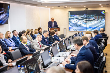 Депутаты Думы города единогласно одобрили отчёт о деятельности Администрации Ханты-Мансийка за 2024 год, который представил Глава Ханты-Мансийска Максим Ряшин Депутаты Думы города единогласно одобрили отчёт о деятельности Администрации Ханты-Мансийка за 2024 год, который представил Глава Ханты-Мансийска Максим Ряшин