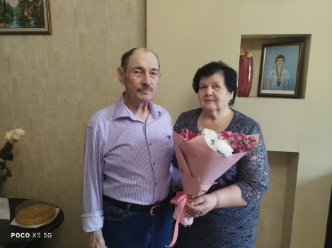 Супруги Сургутсковы из окружной столицы отметили «золотую» свадьбу Супруги Сургутсковы из окружной столицы отметили «золотую» свадьбу