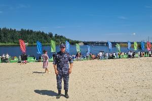 Росгвардия обеспечила безопасность проведения международного этнофестиваля «Югорские обласы 2025»