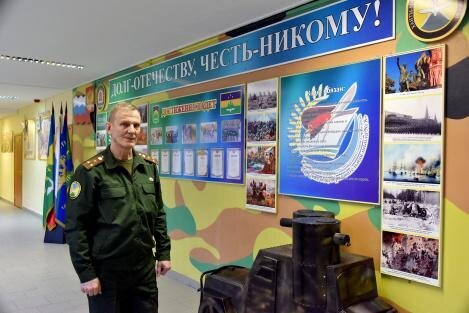 К кадетской форме – с уважением