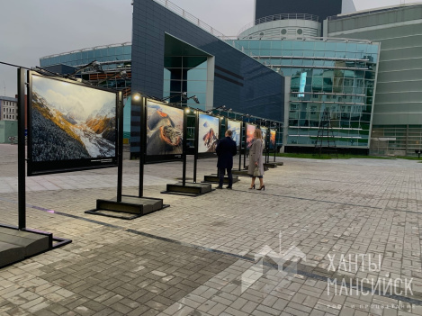 Фотовыставка под открытым небом «Вдохновленные Россией» открыла свою экспозицию в Ханты-Мансийске