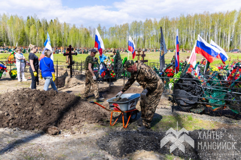 В окружной столице продолжается череда субботников В окружной столице продолжается череда субботников