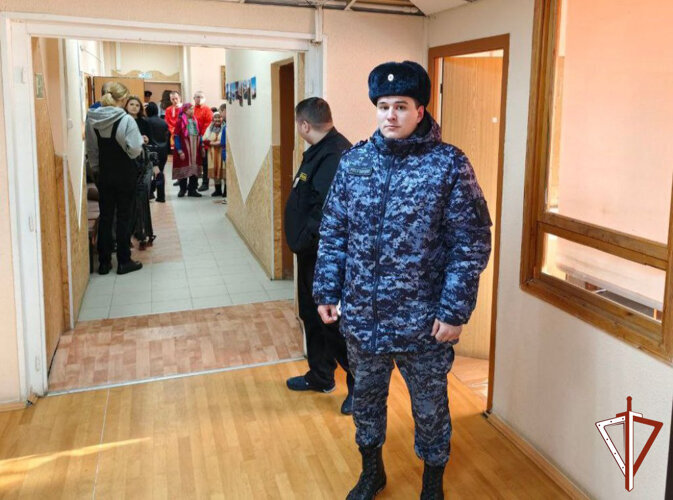 В Югре Росгвардия обеспечила безопасность граждан при проведении торжественных мероприятий в День защитника Отечества В Югре Росгвардия обеспечила безопасность граждан при проведении торжественных мероприятий в День защитника Отечества