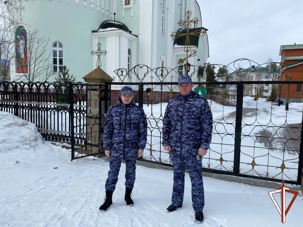 В Югре Росгвардия обеспечила правопорядок в период Радоницы В Югре Росгвардия обеспечила правопорядок в период Радоницы