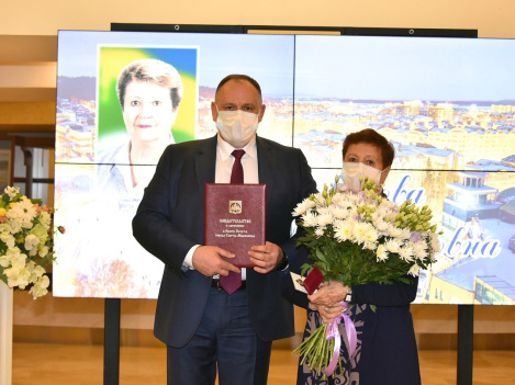 За заслуги перед городом. Максим Ряшин вручил награды ветеранам