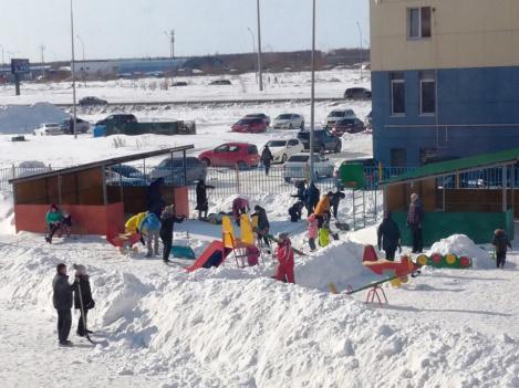 В Ханты-Мансийске начинают работу зимние молодежные трудовые отряды