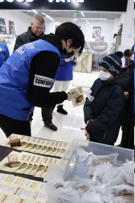 В Ханты-Мансийске прошла акция «Блокадный хлеб»