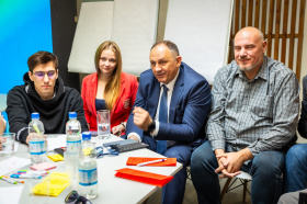 Глава Ханты-Мансийска Максим Ряшин принял участие в стратегической сессии по брендированию города Глава Ханты-Мансийска Максим Ряшин принял участие в стратегической сессии по брендированию города