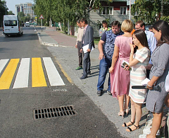 В окружном центре продолжается приемка дорог при участии представителей общественности