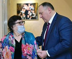 Поздравление Главы Ханты-Мансийска с Днем матери