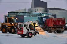 Городские службы продолжают круглосуточно очищать Ханты-Мансийск от снега