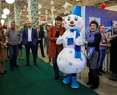 Новогодний марафон волшебных событий «Ханты-Мансийск – Новогодняя столица России 2017 /2018» завершился передачей символа проекта Туле