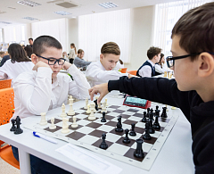 III этап Командного первенства по быстрым шахматам среди школ на Кубок Главы города «Шахматная столица» в самом разгаре