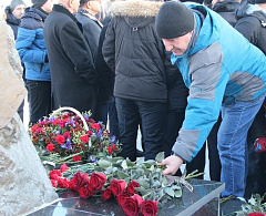 Почетные гости из Азербайджана почтили память уважаемого земляка