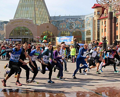 01 мая 2014 года на Центральной площади города Ханты-Мансийска в рамках антинаркотической акции «Мы выбираем будущее» прошла легкоатлетическая эстафета по улицам города. 