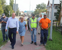 В окружном центре продолжается приемка дорог при участии представителей общественности