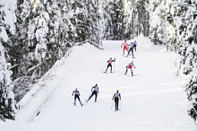240 участников встали на «Лыжню России» в Ханты-Мансийске