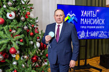 Глава Ханты-Мансийска Максим Ряшин принял участие во Всероссийской благотворительной акции «Ёлка желаний»