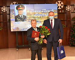 «За заслуги перед городом Ханты-Мансийском». Максим Ряшин наградил ветеранов
