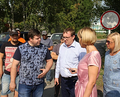 В окружном центре продолжается приемка дорог при участии представителей общественности