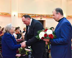 Ветеранов Ханты-Мансийска наградили юбилейными медалями к 75-летию Великой Победы