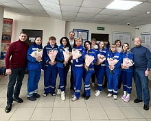 Поздравили прекрасных дам