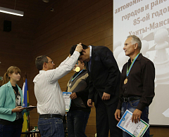 Командный чемпионат округа по шахматам выиграли сургутяне