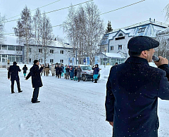 Вам, любимые! Артисты КДЦ «Октябрь» поздравили женщин-медработников с наступающим 8 Марта
