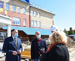 Ремонт дорог и строительство школ под контролем депутатов города