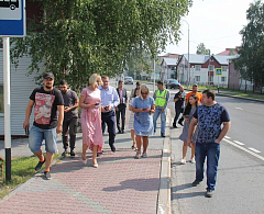 В окружном центре продолжается приемка дорог при участии представителей общественности