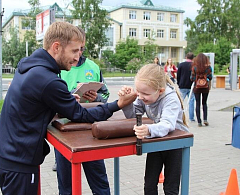Празднованию Дня молодежи в Ханты-Мансийске не помешал даже дождь