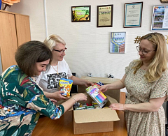 Хантымансийцы собирают «Молодежные коробки добра»