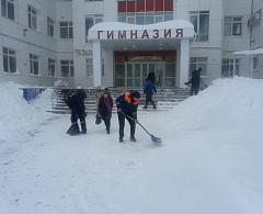 Трудовые коллективы коммунальных предприятий вышли на борьбу с природной стихией