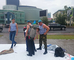 В Ханты-Мансийске отмечают День ВДВ