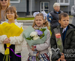 Первый звонок прозвенел в новой школе Ханты-Мансийска